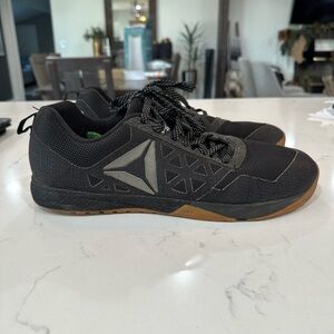 Men’s Reebok Nano 6 size 13 black and gum bottom